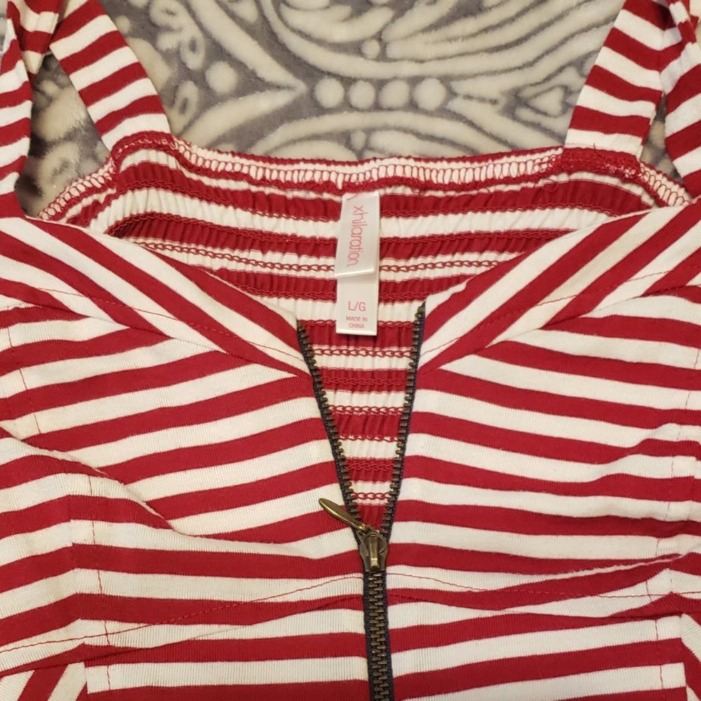 Super cute red,white &blue w/ Zipper front - Picture 3 of 5